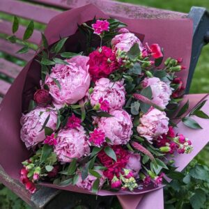 Bouquet de Pivoines et fleurettes