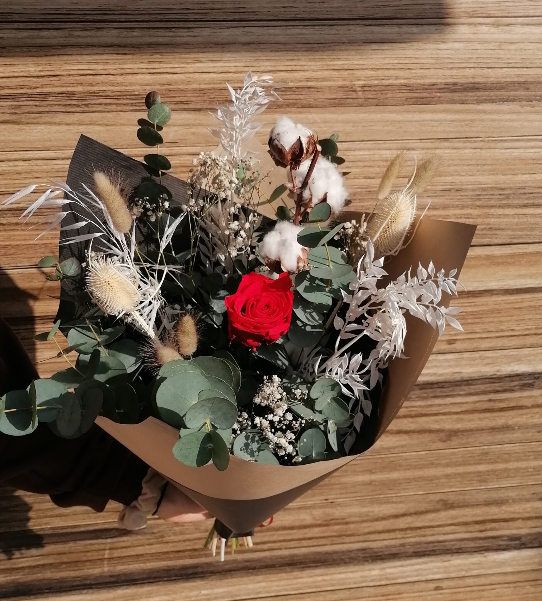 Bouquet de fleurs séchées spécial Saint Valentin - L'Astrantia - Artisan  Fleuriste à Annecy le Vieux.